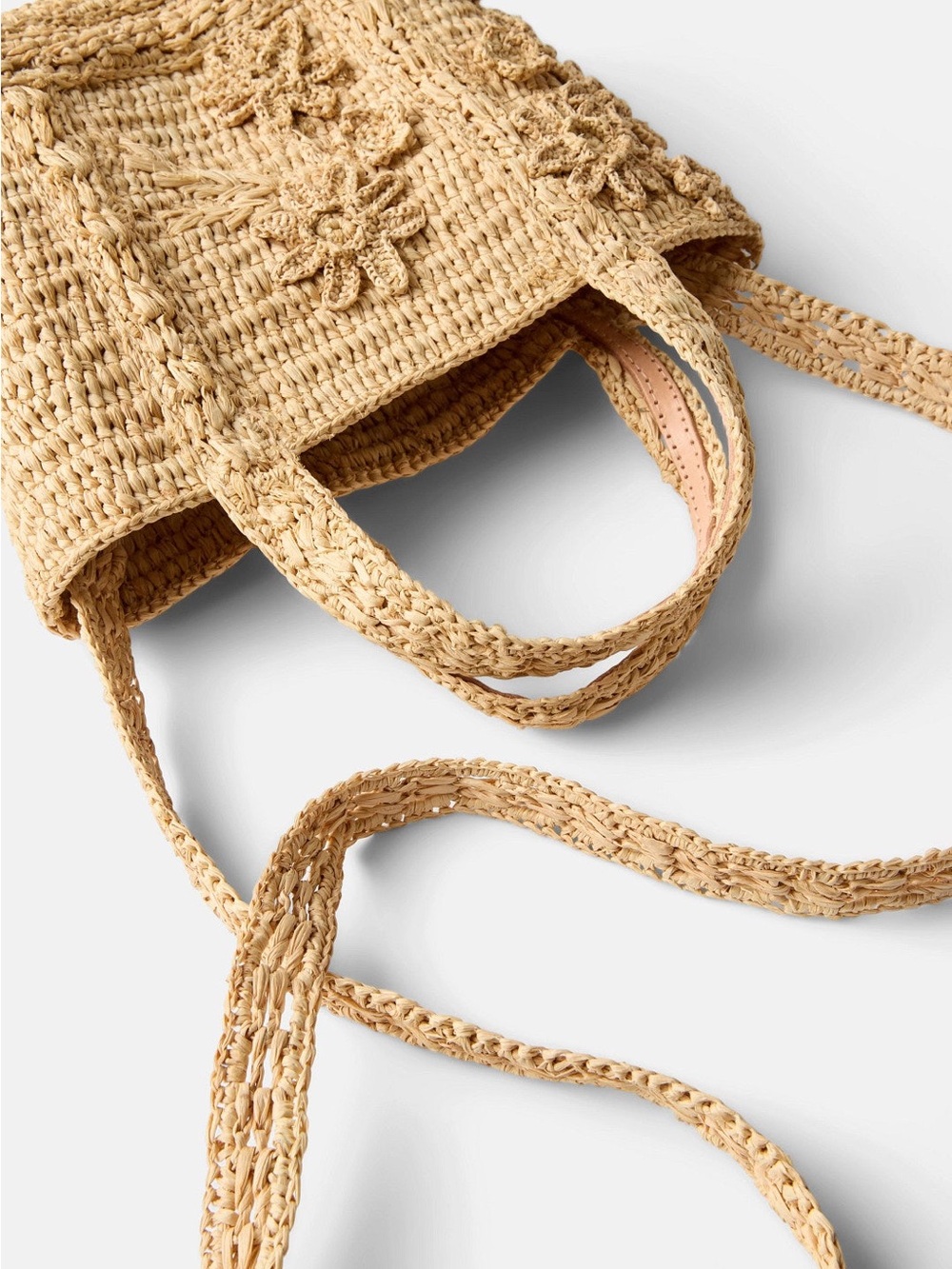Vanessa Bruno Cabas Raffia Mini Bag
Accessories Straw Crochet Flower crossbody - Picture 3 of 12